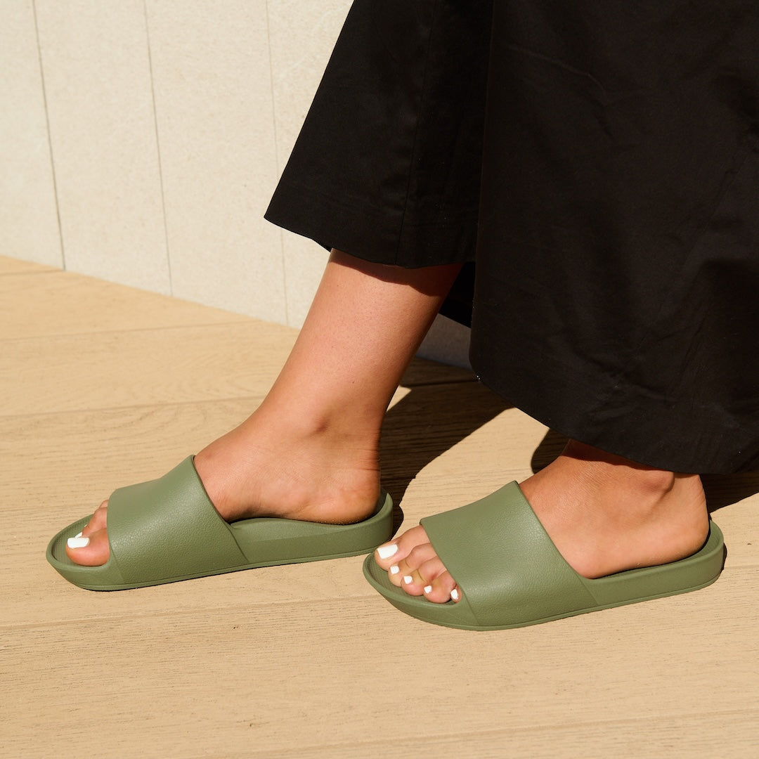 Slides - Classic Olive